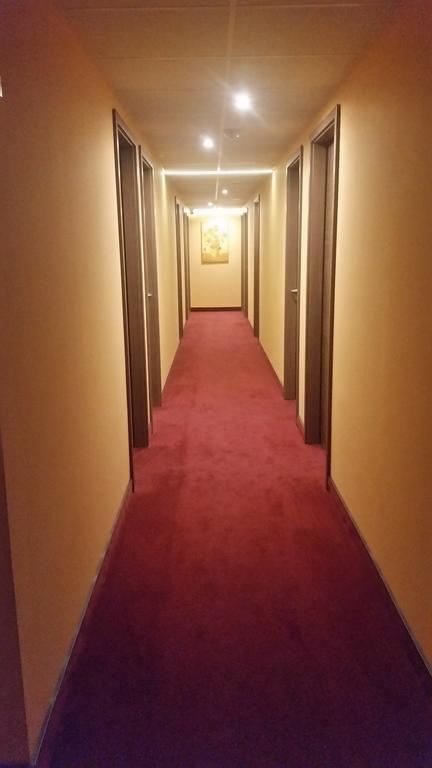 Hotelik A2 Pruszkow Bagian luar foto