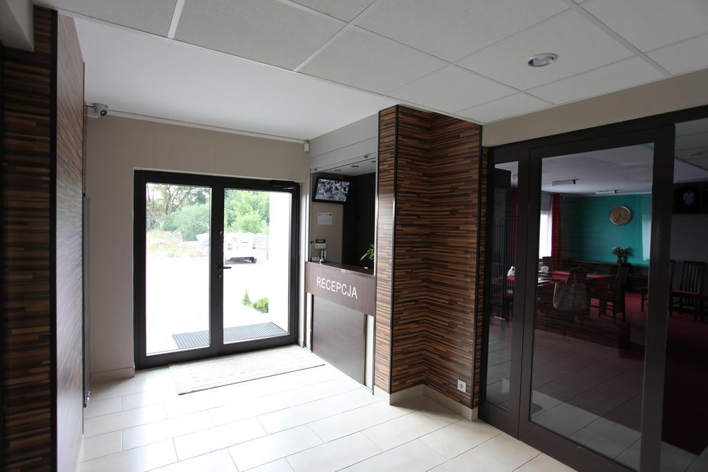 Hotelik A2 Pruszkow Bagian luar foto