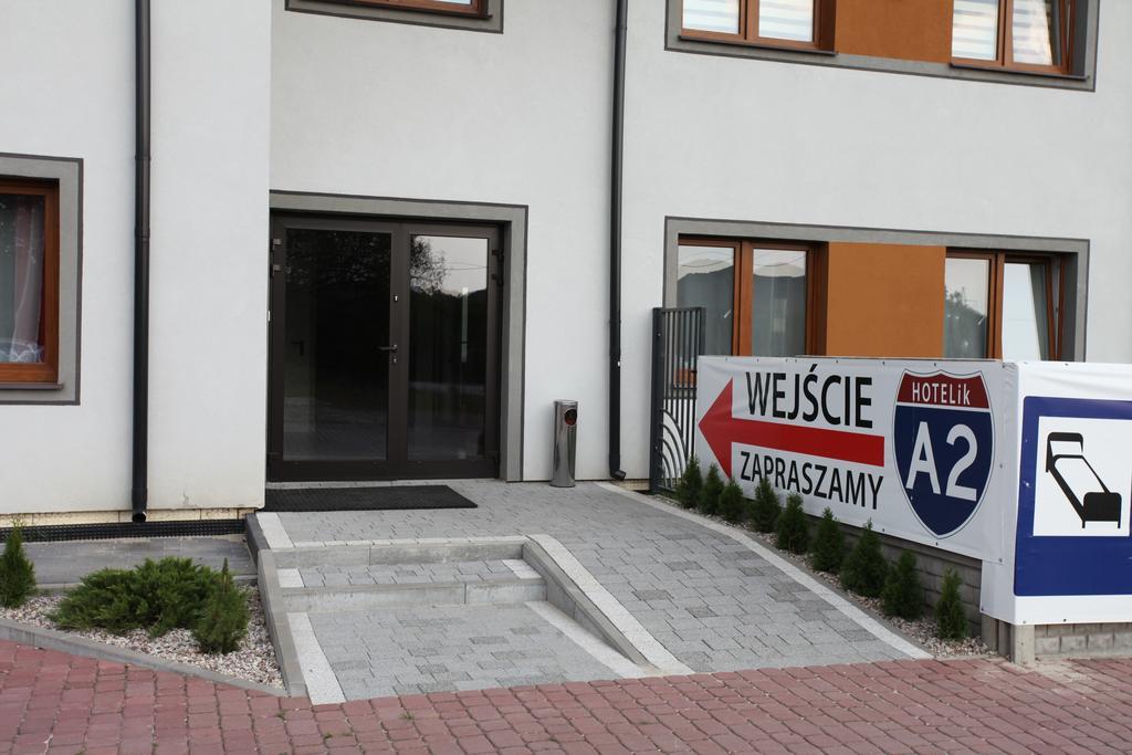 Hotelik A2 Pruszkow Bagian luar foto